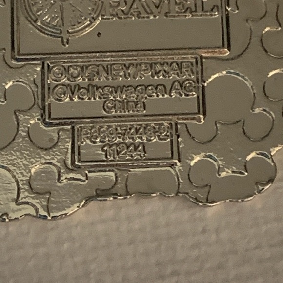 Disney Pixar Cars - Cute Fillmore Collectible Pin - Picture 4 of 6